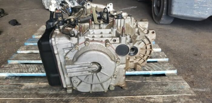 Fairly used automatic transmission gearbox for 2002-2007 Mitsubishi lancer 4g18 engine - Image 3