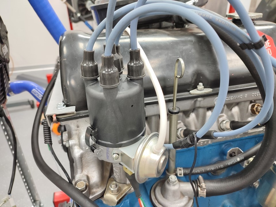 what part of the engine ignites the air/fuel mixture