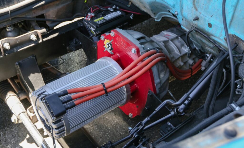 what is the difference between a motor and an engine