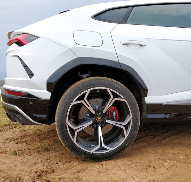 what car has the biggest brake calipers